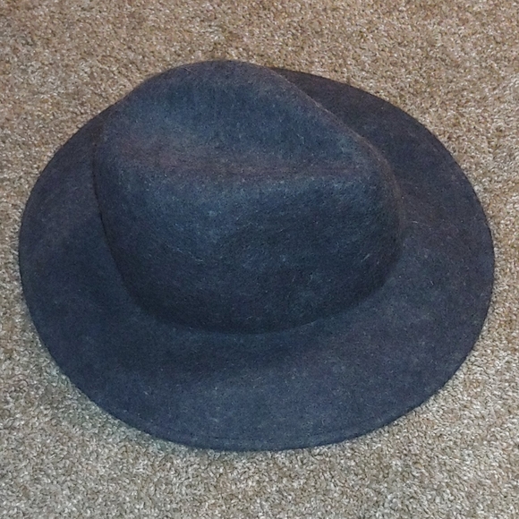 Fedora - Picture 2 of 4